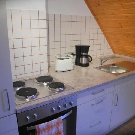 Kleine, Gemutliche Ferienwohnung Im Erholungsort Georgenthal Mit Guter Anbindung An Rad- Und Wanderwege